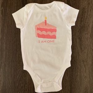 Old navy baby onesie size 6/12 months